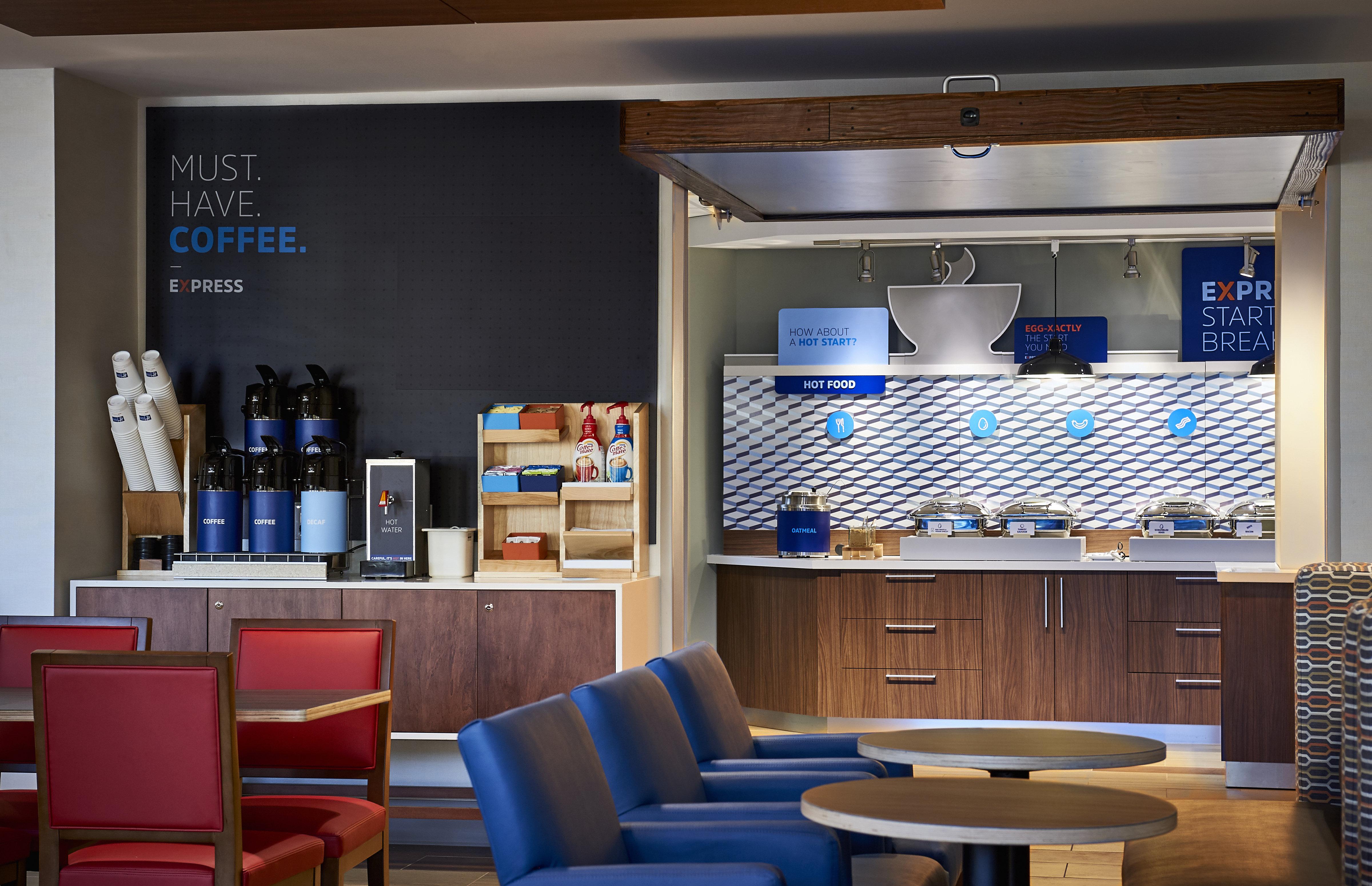 Holiday Inn Express Winnipeg Airport - Polo Park By Ihg Exterior foto
